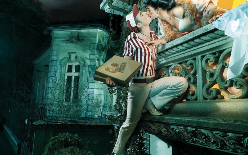 holding, box, man, pizza, kissing, Humor, 1080P, woman, Romantic, Love