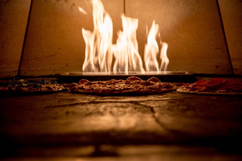 no people, cooking, fire, fire - natural phenomenon, wood - material, nature, pizza, 5K, food and drink, dark, person, food, appliance, log, glowing, heat - temperature