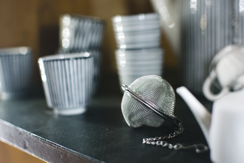 food, kitchenware, drink, industry, dinner, 5K, group of objects, container, close-up, equipment, day, textile, choice, infuser, business, silver colored