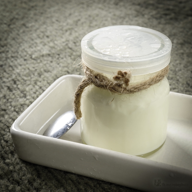 day, spoon, container, fastfood, drink, near, white color, closed, mason, refreshment, plate, food, focus on foreground, no people, glass, 2K, food and drink