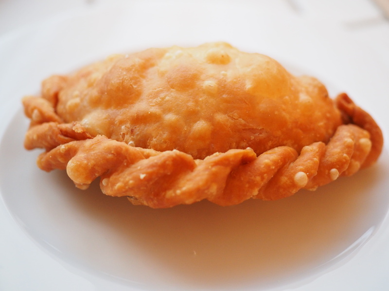 indulgence, no people, chinese food, food and drink, food, snack, sweet, 4K, court, breakfast, plate, indoors, intracorneal, deep fried, serving size
