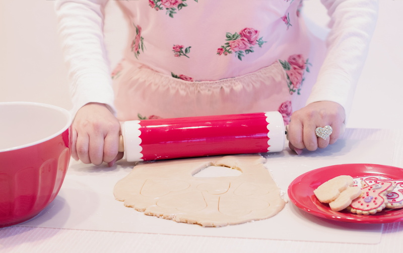 woman, rolling, pink color, dessert, sweet food, temptation, vintage rolling pin, white, pink, february, baked, mothers day, kitchen, happy, preparation