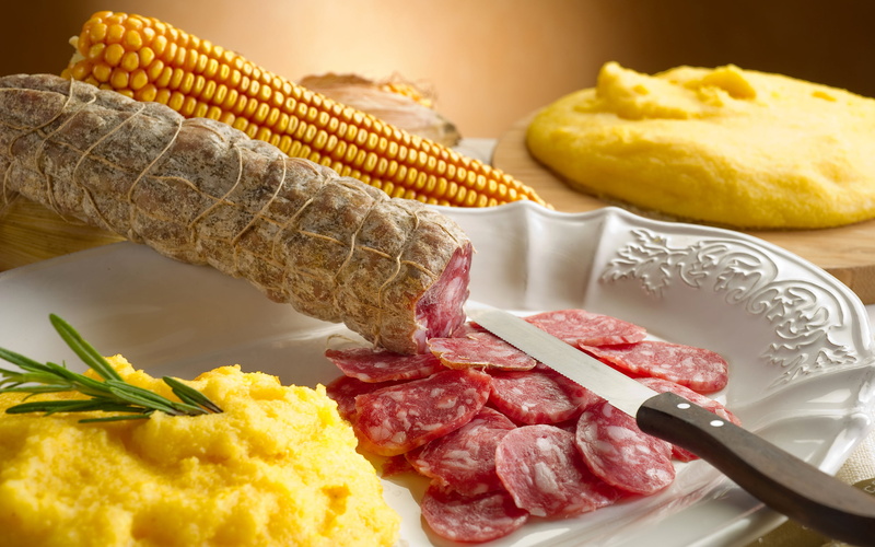 ready-to-eat, wellbeing, yellow, no people, potato, vegetable, eating utensil, polenta, table, sweetcorn, sliced, sausage, meat, food and drink, indoors