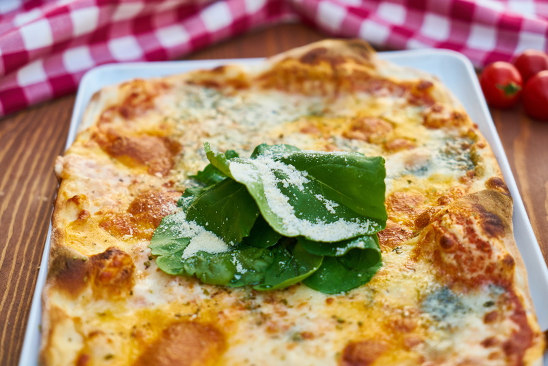 sausage, hot, restaurant, wood-fibre boards, detail, indoors, savory pie, salam, pepper, slice, cheese, dough, french food, vegetarian food, healthy eating