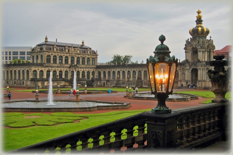 nature, architectural column, government, architecture, building exterior, city, lighting equipment, 2K, building, old town, travel destinations, dome