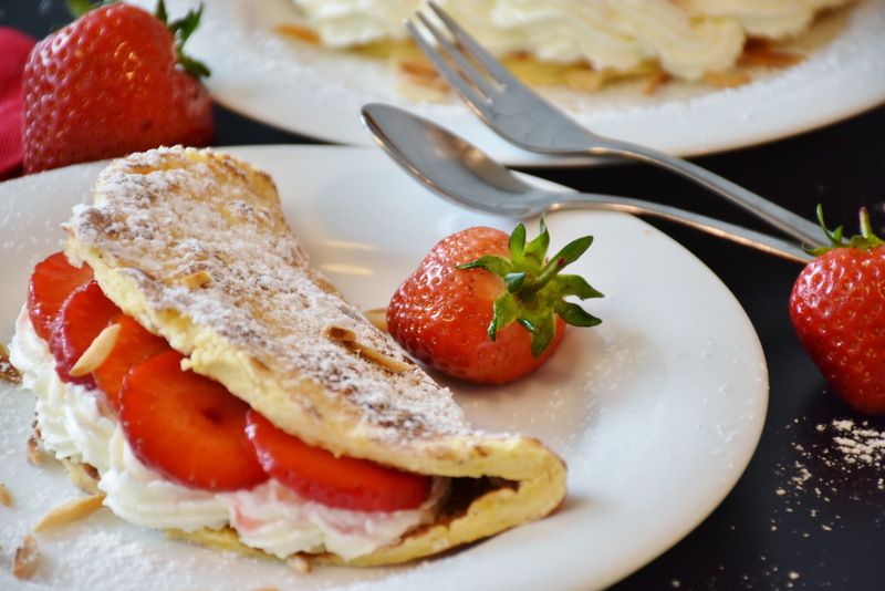 kitchen utensil, dessert, indulgence, cream, strawberry cake, close-up, strawberries, coffee party, strawberry, pancake, plate, red, benefit from, table