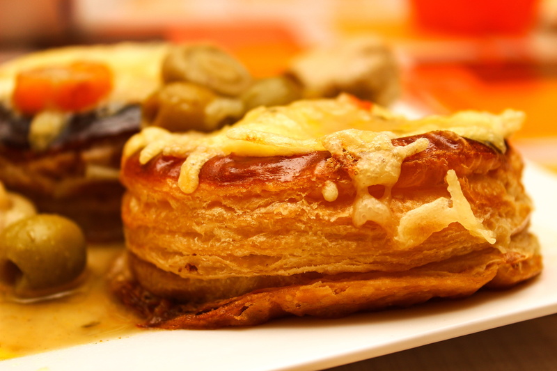 french food, dried fruit, dried food, vol-au-vent, flat, ready-to-eat, 5K, day, selective focus, kitchen, slice, healthy eating, meal, cheese, freshness