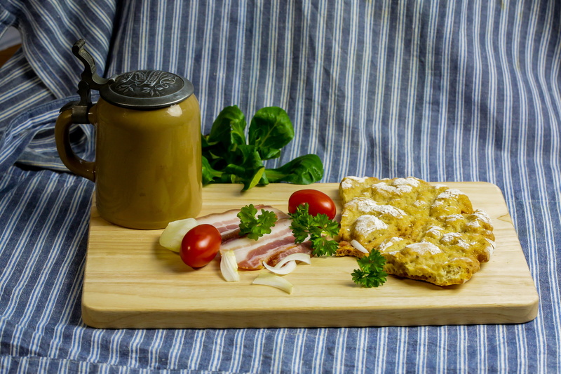 table, container, 5K, freshness, tomato, spice, selberbacken, baked bread, fruit, tablecloth, ingredient, baked, food, crispy bread, loaf of bread, south tyrol