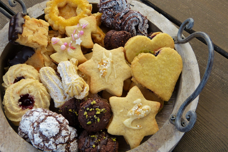christmas cookies, snack, shape, bio, sweet food, color, high angle view, calories, unhealthy eating, baked, pastries, food, indoors, choice, diet, greeting card