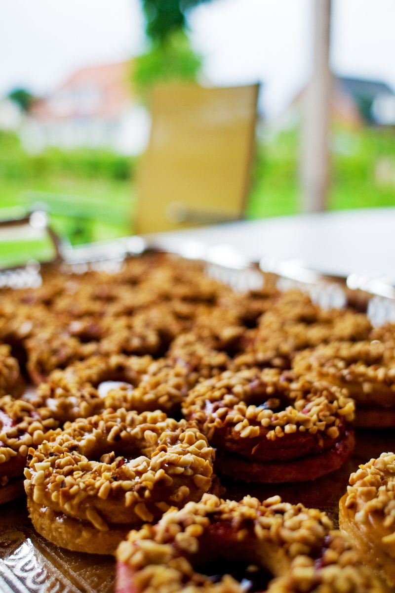small cakes, temptation, healthy eating, sweet, food and drink, freshness, still life, focus on foreground, indulgence, bake your own, cookie, eat, baked