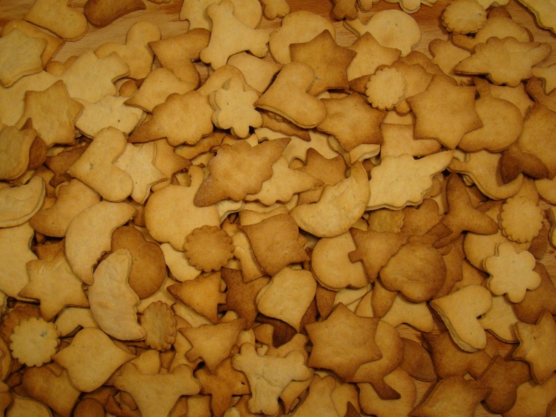 baking cookies, sweet, cookie cutter, delicious, baked, food and drink, baking tray, pattern, christmas, abundance, freshness, small cakes, brown, still life