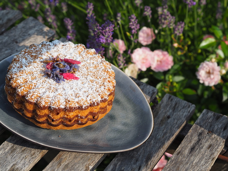 benefit from, nature, sweet food, dessert, eat, 4K, calories, indulgence, outdoors, piece of cake, bake your own, flowers, sweet dish, plant, baked, garden