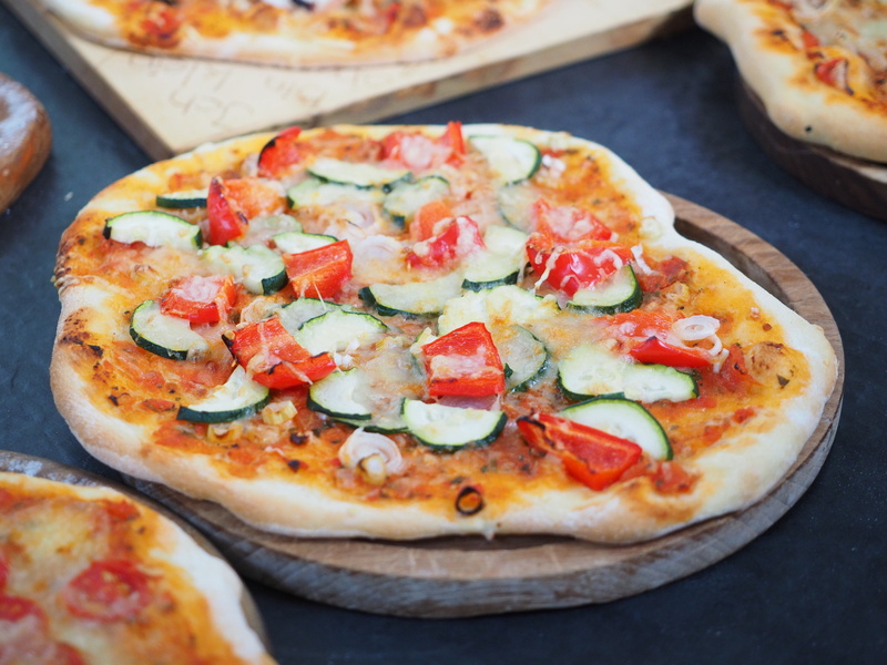 tomato, bake your own, healthy eating, bell, pizza topping, pizzeria, no people, vegetarian food, preparation, bake pizza, eat, temptation, vegetable, dairy product