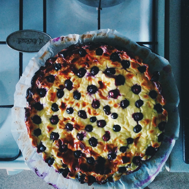 1080P, tomato, indulgence, plate, fruit, cherries, cake, sweet, unhealthy eating, homemade, freshness, gourmet, directly above, top view, pizza, food and drink