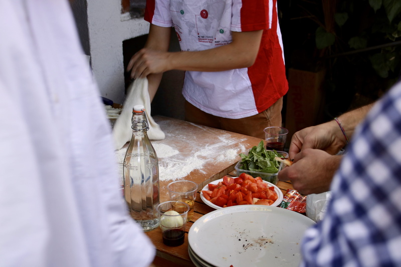 men, food, basil, pizza, people, human body part, adult, healthy eating, stone oven, food and drink, plate, meal, lifestyles, wellbeing, delicious, frisch