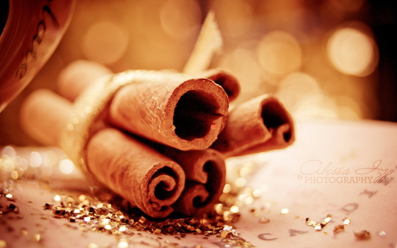 sticks, western script, food and drink, table, decoration, cinnamon, creativity, close-up, large group of objects, indoors, dishes, selective Focus, christmas