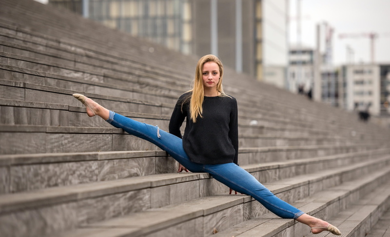 girl, Laura, 2K, twine