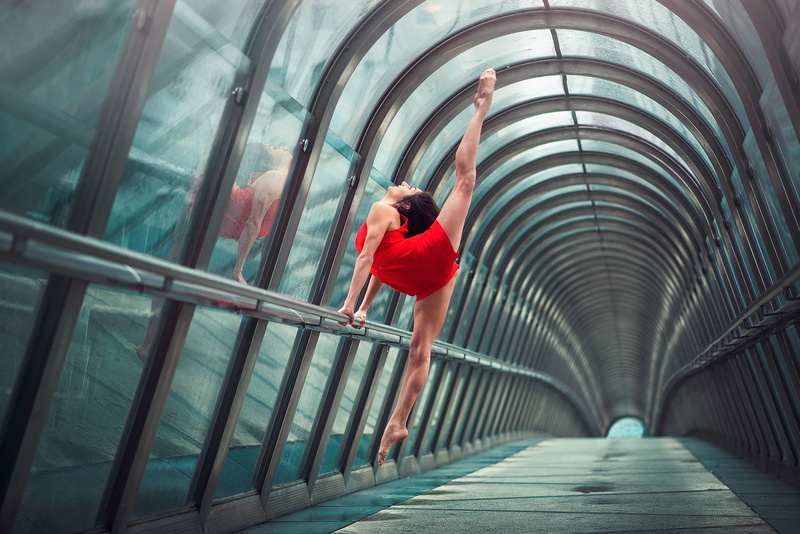 bridge - man made structure, lifestyles, red, adult, railing, diminishing perspective, standing, women, 1080P, one person, Julie Marks, grace, effort