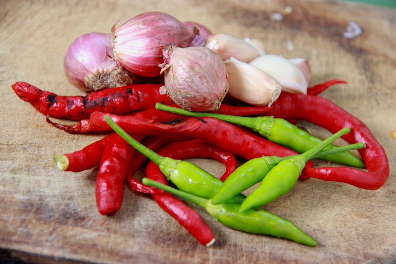 seasoning, table, wood - Material, Sauce, wellbeing, Chilli, hot, raw Food, chili, pepper, still life, garlic, vegetable, onion chilli, organic, indoors