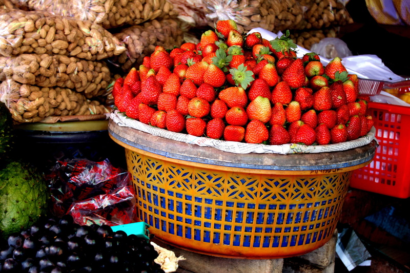 berry fruit, Decoration, food and drink, retail display, painting, sale, Strawberries, abundance, for sale, food, market, Fruits, 5K, choice, variation