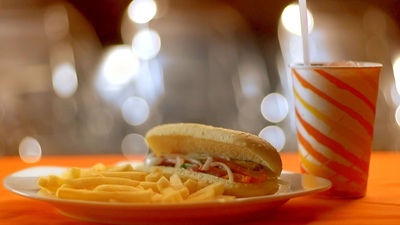 burger, diner, cheeseburger, fast food, prepared potato, fast food french fries, drink, ready-to-eat, freshness, table, sandwich, hamburger, food, refreshment