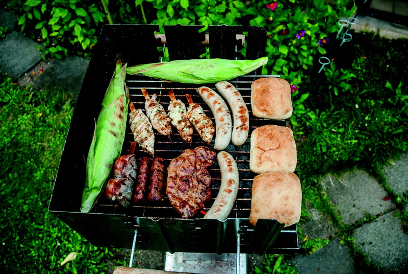 high angle view, no people, bacon, sausage, white meat, pork tenderloin, day, vegetable, meats, heat - temperature, hotdogs, hot, grill, turkey, embers