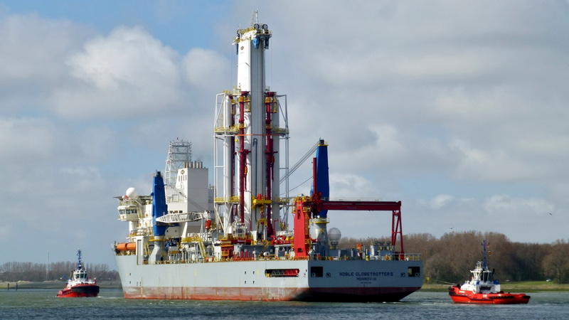 shipping, industry, Support, moored, fuel and power generation, Boat, oil industry, freight transportation, sky, sea, outdoors, business, day, transportation