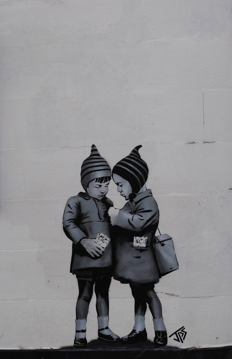 women, wall, 1080P, children, innocence, boys, males, sibling, weston-super-mare, females, sister, girls, graffiti, childhood, family, banksy, two people