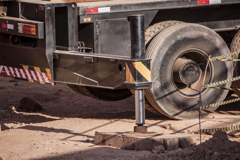 land vehicle, equipment, railroad track, mode of transportation, industry, wheel, construction industry, stabilizer, vehicle, work, industrial, truck, road
