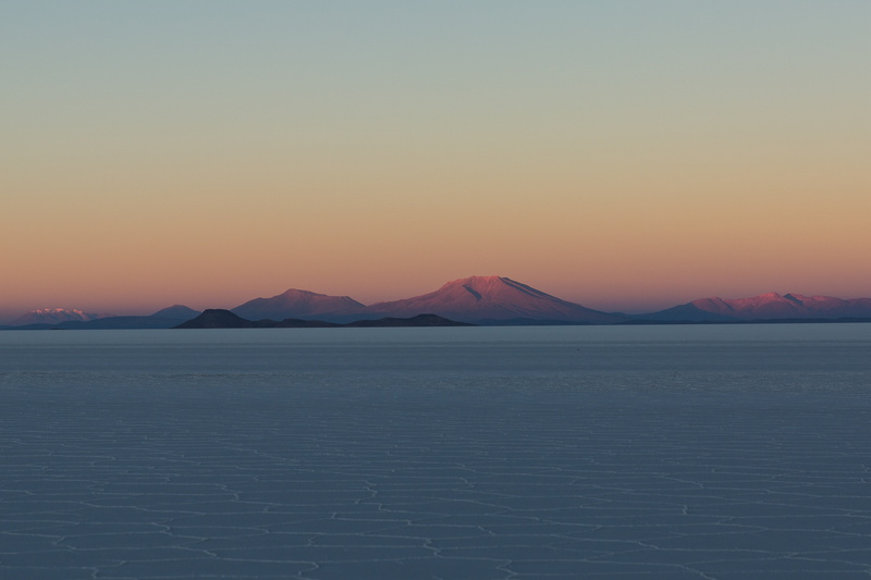 mountain, tranquility, lake, photo, no people, orange color, land, peaceful, sea, ocean, salt flat, scenics, view, clear sky, beauty in nature, cold temperature