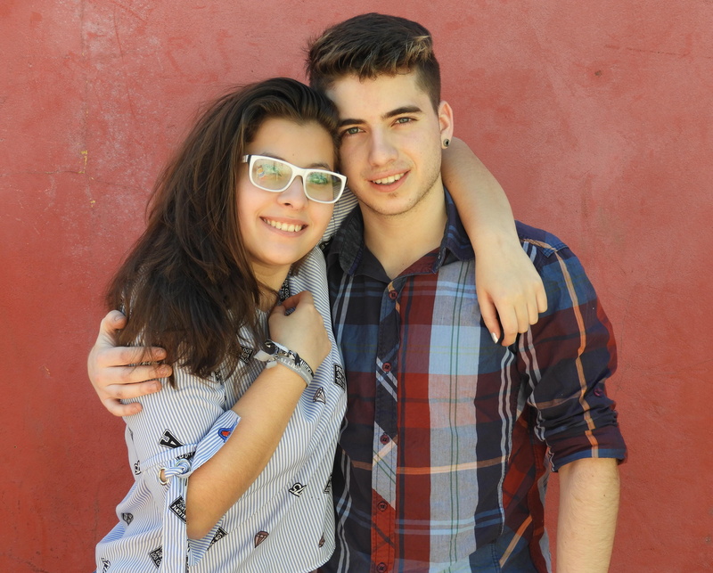 heterosexual couple, couple - relationship, smiling, people, bonding, glasses, portrait, teenager, cousins, boyfriend, lifestyles, leisure activity, young couple