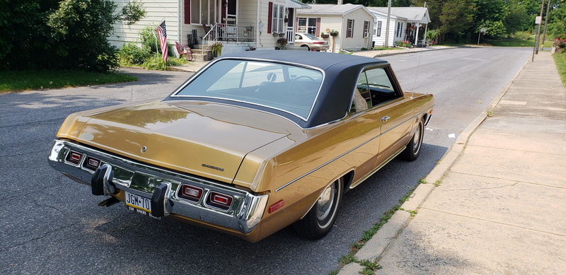 speed, architecture, transport, yellow, classic, dodge, motor vehicle, no people, sidewalk, 4K, city, land vehicle, chrysler, mode of transportation, outdoors