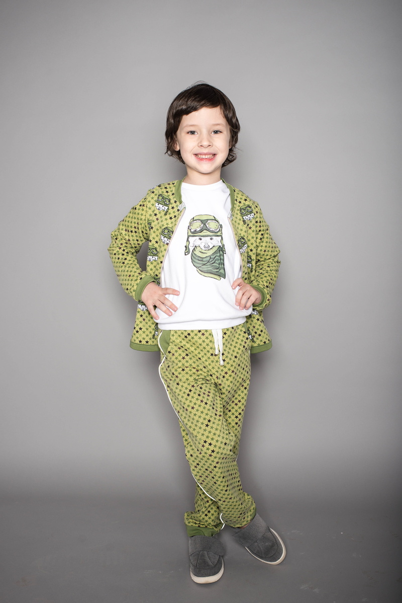 young, people, studio, black and white, standing, childhood, green color, child, background, studio shot, front view, young models, children photographer