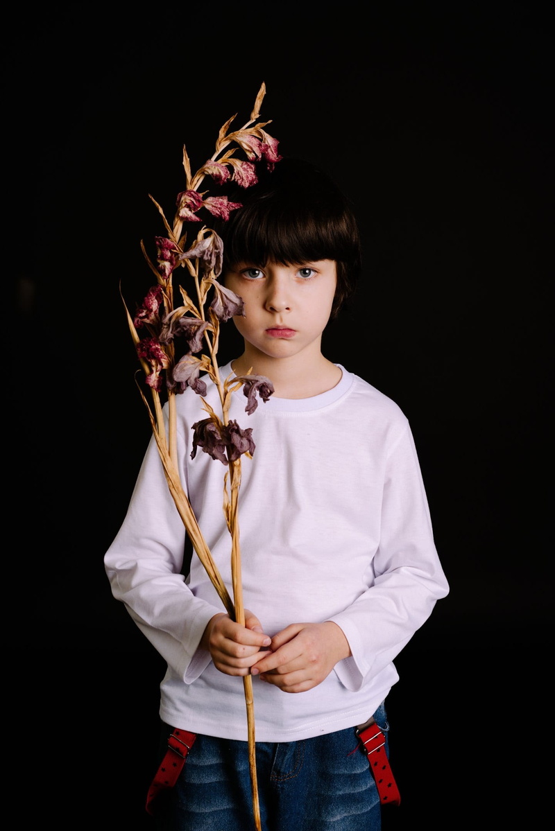 darkness, waist up, clothing, childhood, offspring, innocence, boys, musician, black background, grown up, indoors, man, schoolboy, child, fashion, studio shot