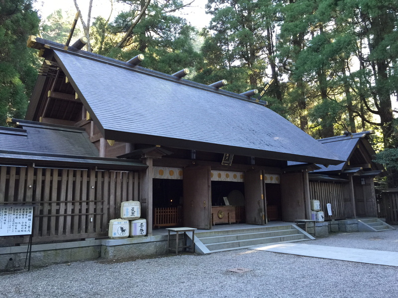 residential district, plant, belief, religion, growth, park, architectural column, no people, shrine, 2K, architecture, amanoiwato-jinja, outdoors, absence