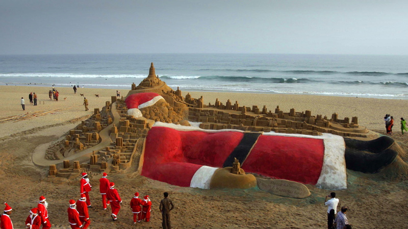 Santa Claus, a sand sculpture, Puri, India, Golden beach, Christmas, 1080P
