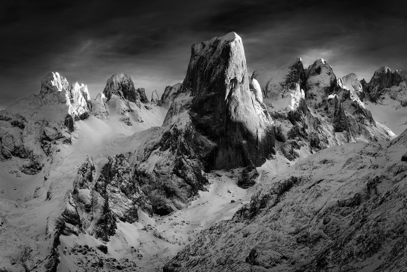b and W photo, mountains, snow, rocks, beauty in nature, nature, rock, cloud - sky, non-urban scene, grayscale, outdoors, mountain range, photo, winter