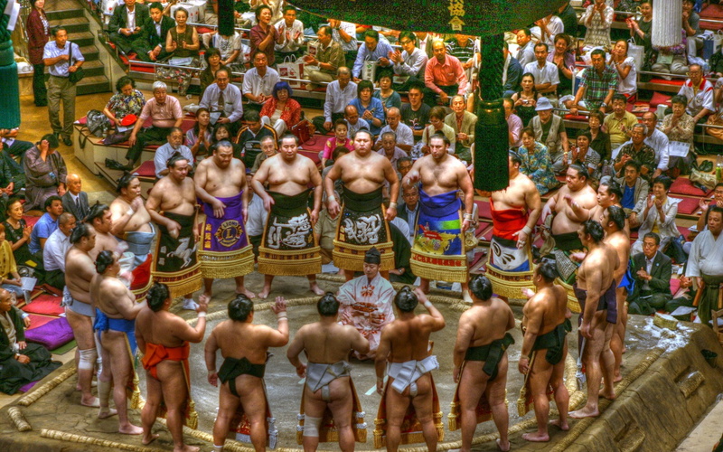 day, celebration, amusement park, blurred motion, adult, amusement park ride, crowd, leisure activity, 1080P, sumo gathering, motion, representation, women