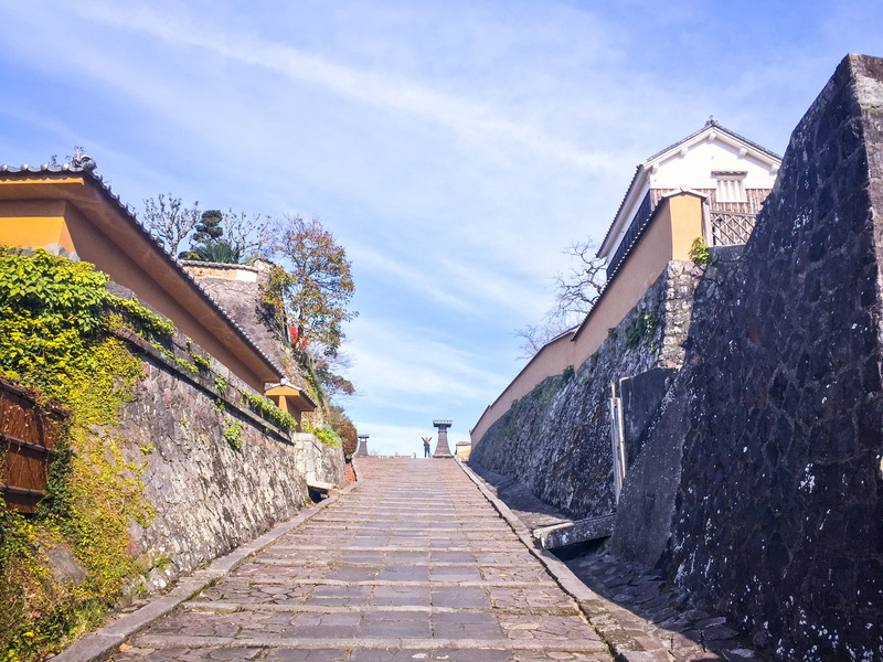 outdoor, architecture, staircase, footpath, city, 2K, street, castle, built structure, cloud - sky, history, diminishing perspective, vanishing point