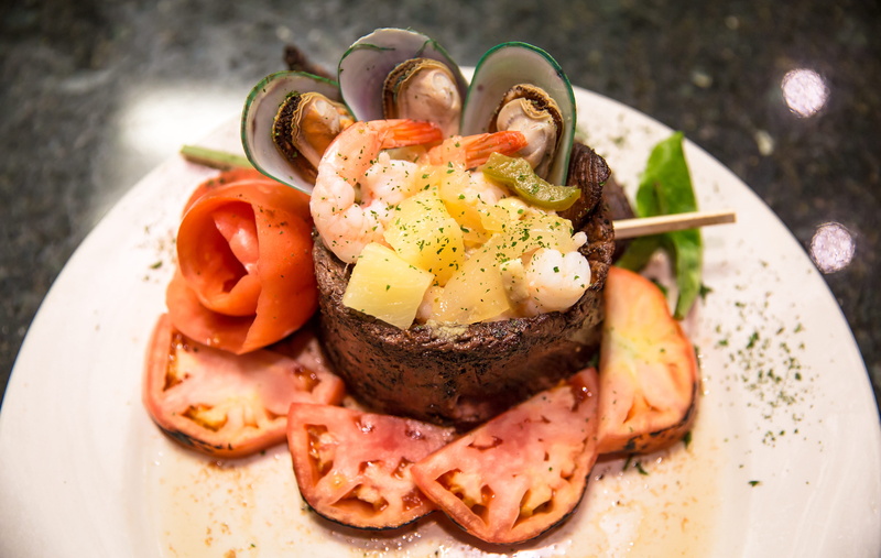focus on foreground, ready-to-eat, close-up, potato, onion, tomato, coco cabana, tucker, seafood, food and drink, cuban food, no people, vegetable, beef