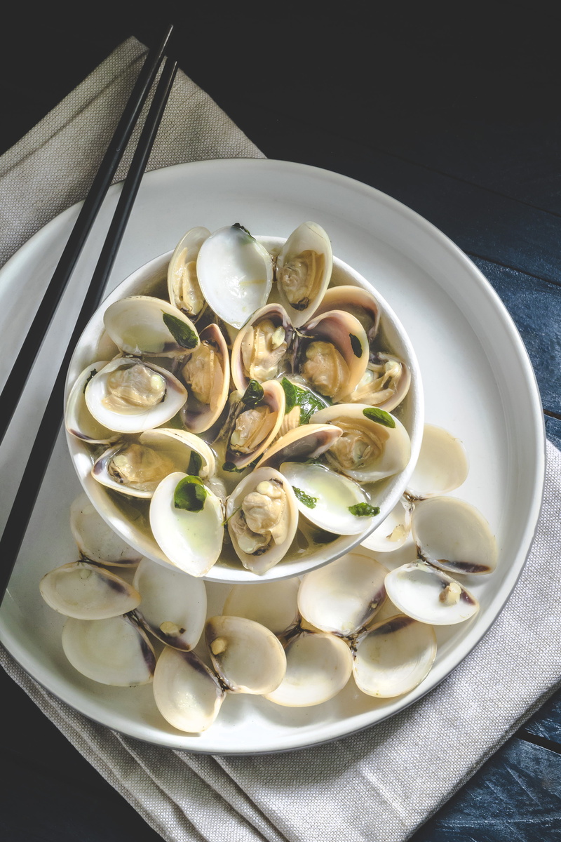 pasta, food, sea life, produce, wellbeing, eating utensil, dish, plate, invertebrate, freshness, oyster, platter, seashell, animal, creme, no people, indoors