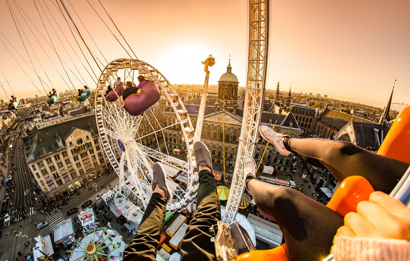 people, adult, rides, photo, men, ferris wheel, real people, group of people, building exterior, fun, crowd, amusement park ride, view, built structure