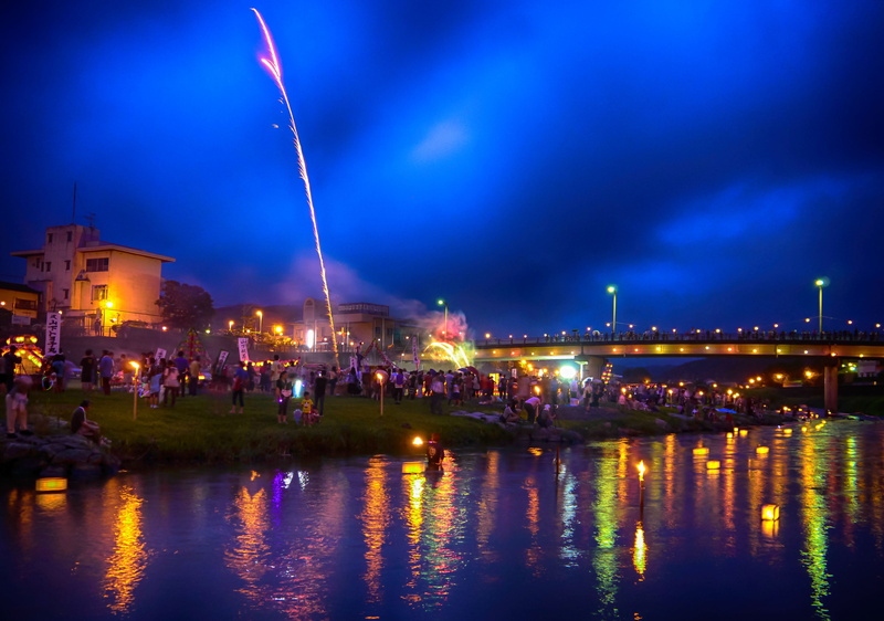Kumamoto, cityscape, fireworks, group, display, Japan, gather, river, water, people, building, architecture, night, lighting equipment, outdoors, city