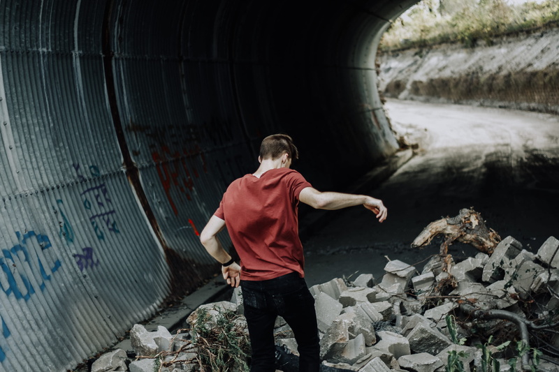 male, cmu, water, red, rear view, near, black, pants, nature, lifestyles, standing, man, men, leisure activity, 4K, built structure, one person, human arm