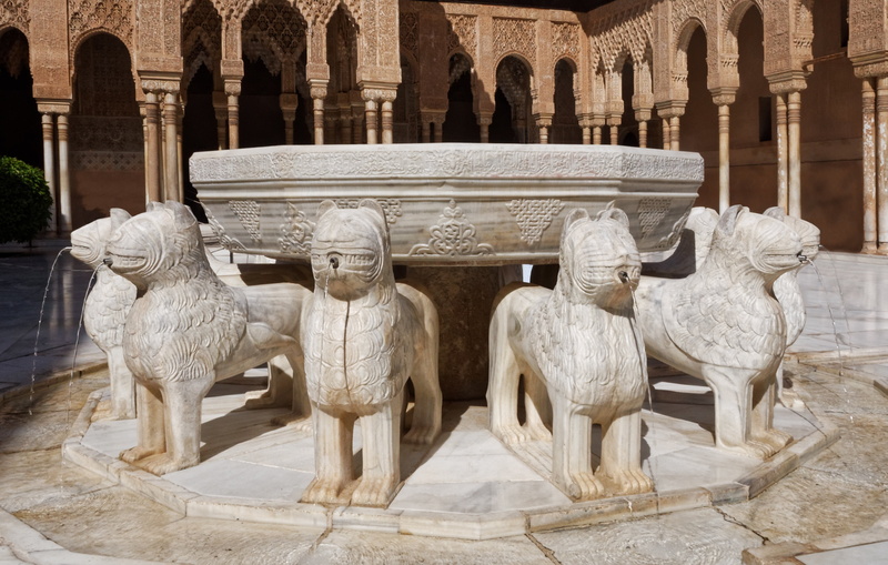 building exterior, statue, old, sculpture, tourist attraction, 2K, built structure, travel, famous Place, day, lion fountain, art and craft, spain, ancient civilization