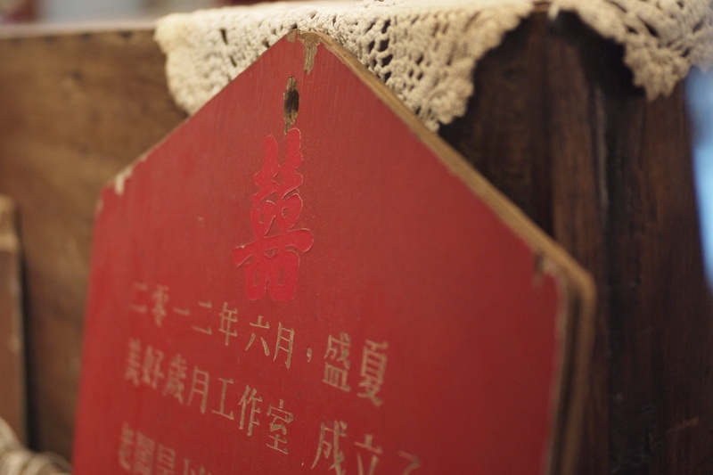 file binder, hanging, christmas, paper, origami, holiday, 4K, sign, label, menu, wood, western script, day, plywood, celebration, indoors, hardwood, wood - material