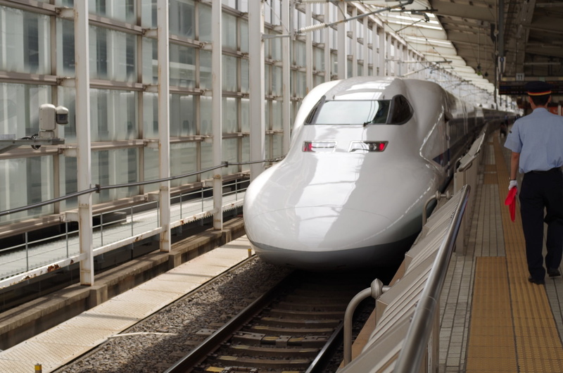 incidental people, architecture, air vehicle, black, bullet Train, east sea, public transportation, 1080P, electric train, station, one person, travel