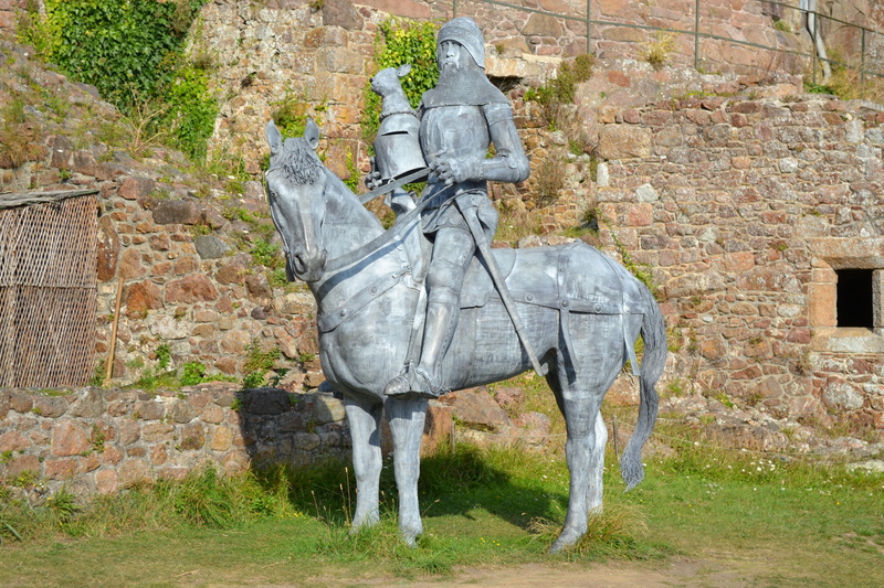 no people, horse, suit of armour, statue, wall - building feature, representation, outdoors, mammal, working animal, sir, chain mail, architecture, livestock