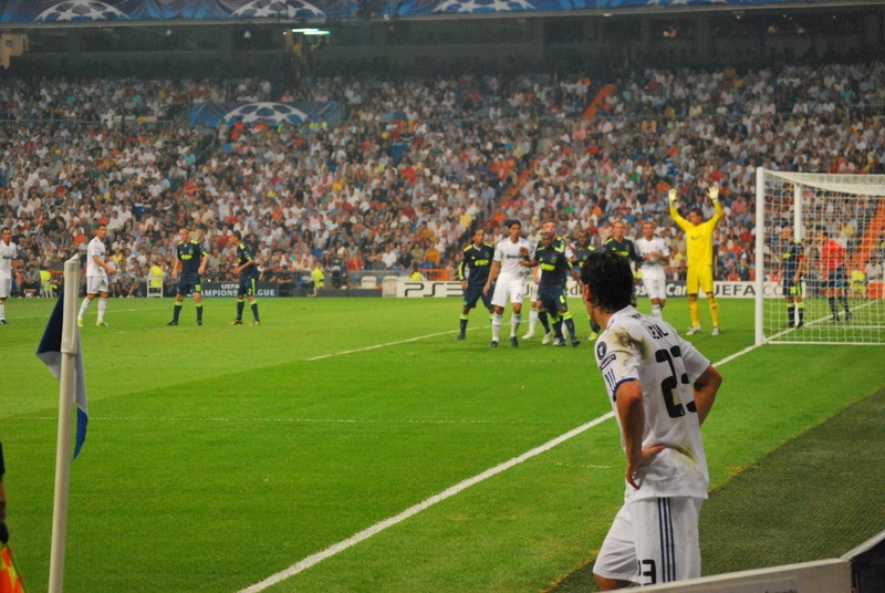 720P, sport, group of people, playing, Real Madrid, athlete, stadium, soccer, competition, looking, spectator, standing, sportsman, men, grass, Mesut Ozil