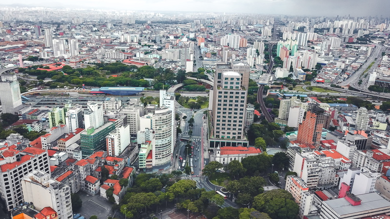 aerial, urban, sé, built structure, skyscraper, crowd, tall - high, scenery, modern, intersection, outdoors, day, cityscape, office building exterior, metropolis